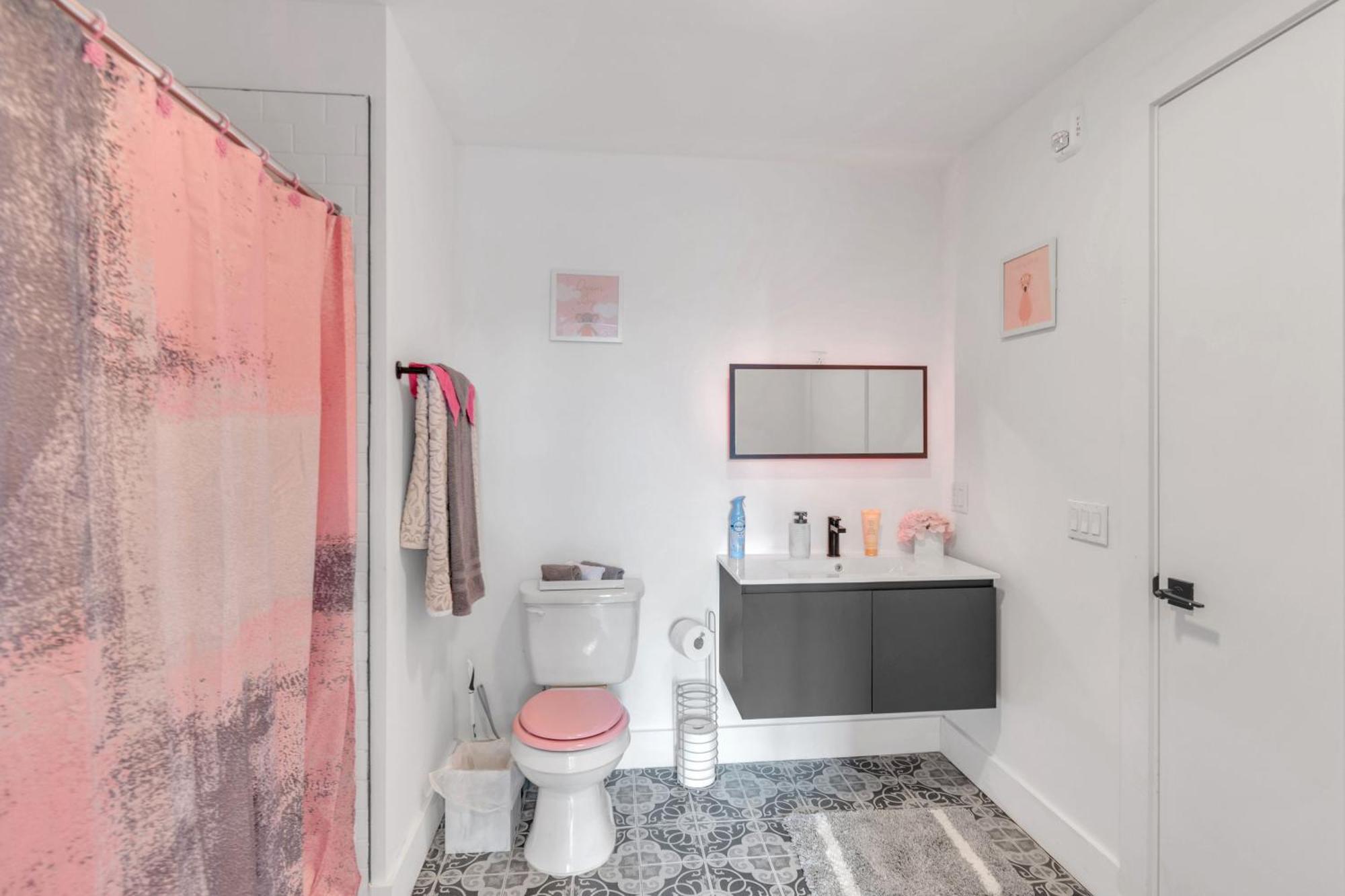 Pink Heaven Indoor Pool, Free Parking, Near Nyc Appartement Elizabeth Buitenkant foto