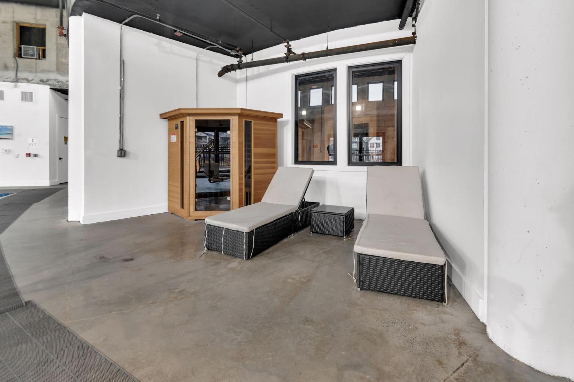Pink Heaven Indoor Pool, Free Parking, Near Nyc Appartement Elizabeth Buitenkant foto